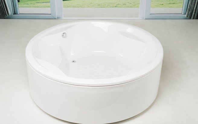 https://www.aquaticabad.de/cache/images/656x410a-ffffff/aquatica/Allegra-Round-Freestanding-Bathtub-1.jpg